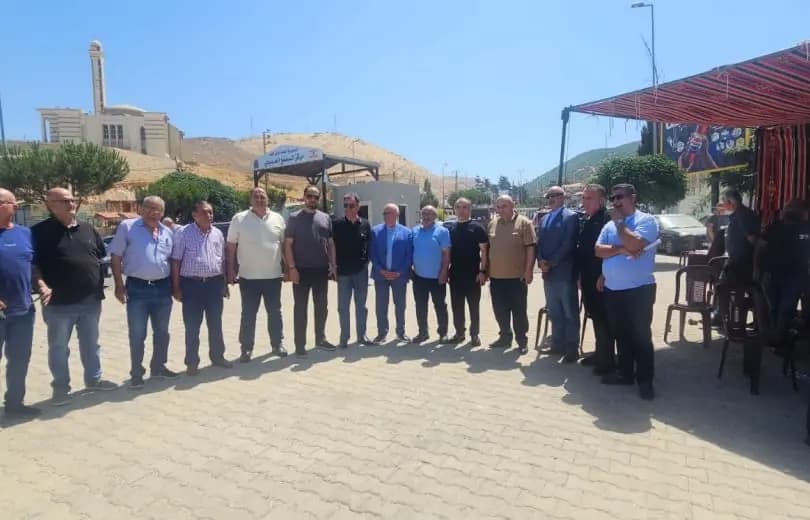 وقفة احتجاجية أمام معبر المصنع للمطالبة بتشغيل السكانر واستئناف التصدير