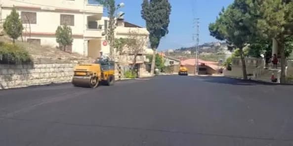 "الأشغال" تواصل ورش تأهيل وصيانة الطرقات في الجنوب