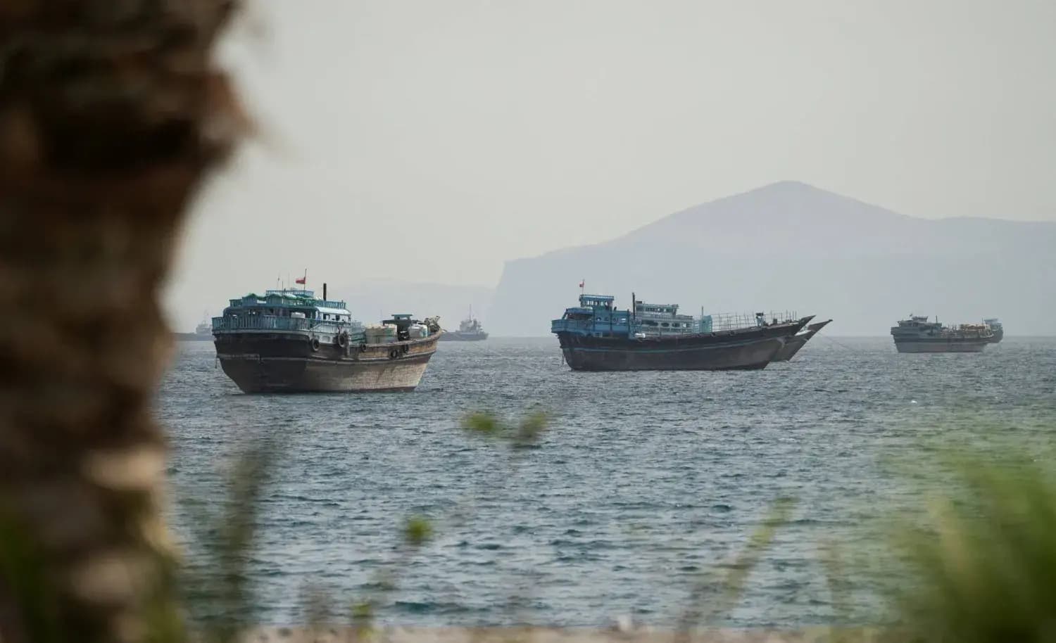 "انتهاك خطير".. الإمارات تدين استهداف ناقلتين وتكشف الخسائر في هرمز