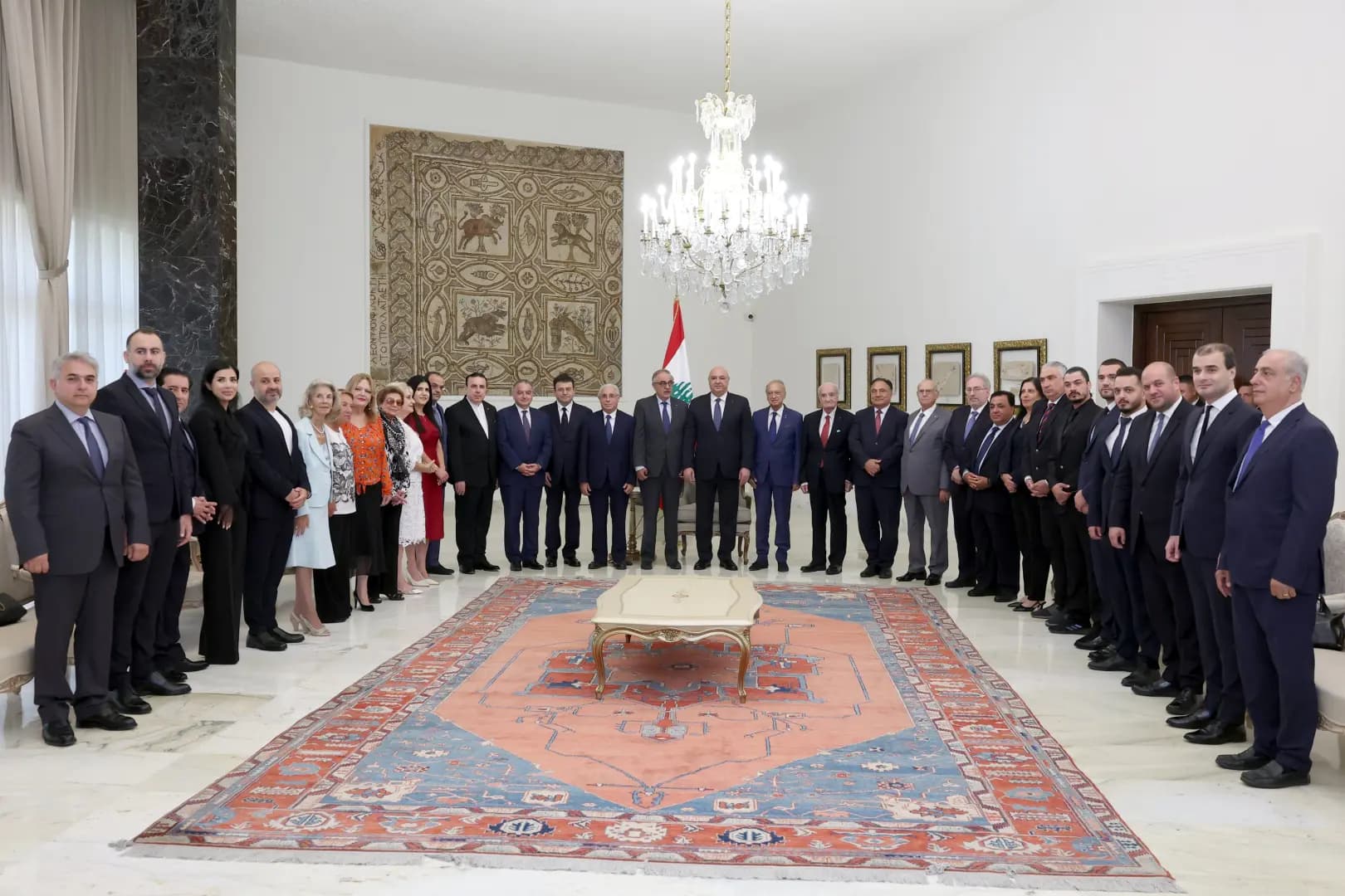 "بناء الأوطان مسؤولية مشتركة".. عون: لا خيار إلا التفاوض