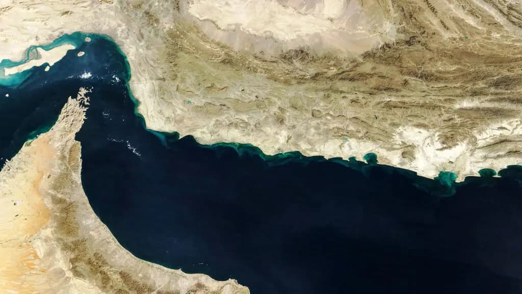 بريطانيا: "هرمز" "يجب ألا يخضع لرسوم عبور