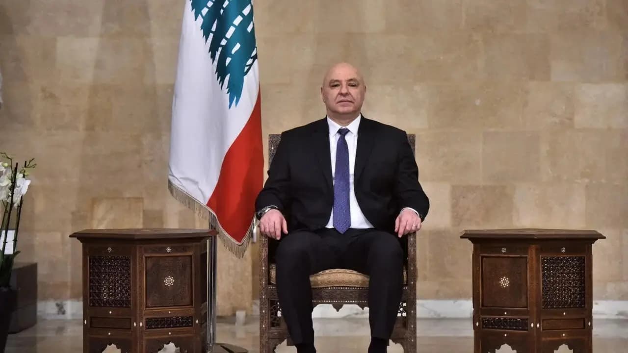 عون يوقع قانون إعادة هيكلة المصارف