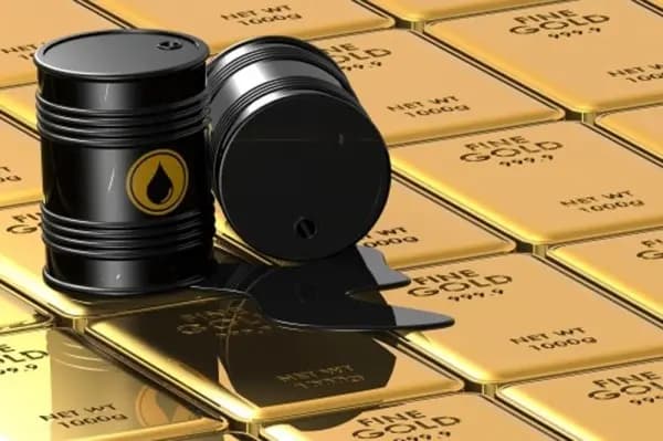 النفط يتهاوى والذهب يتماسك.. كم بلغت سعر الأونصة؟