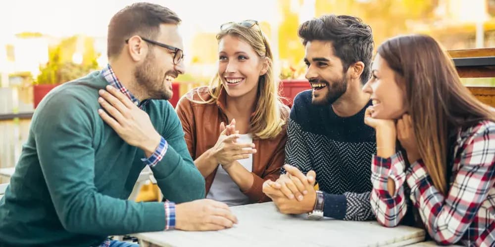 "كتر ناسك.. اقرأ و العب".. هكذا تحمي نفسك من الخرف