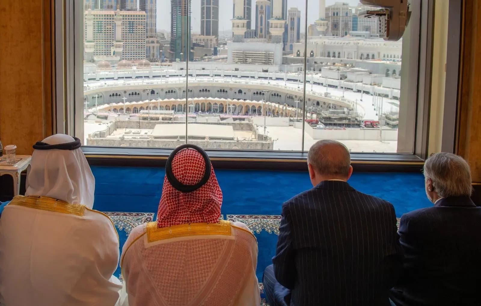 بالصور.. مكة تجمع قادة السعودية وتركيا وباكستان في صلاة الجمعة