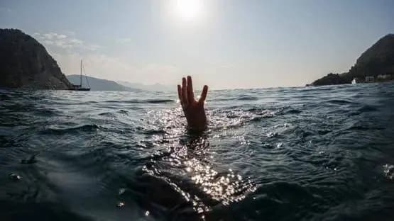 مأساة قبالة شاطئ كازينو لبنان.. غرق شاب أثناء السباحة