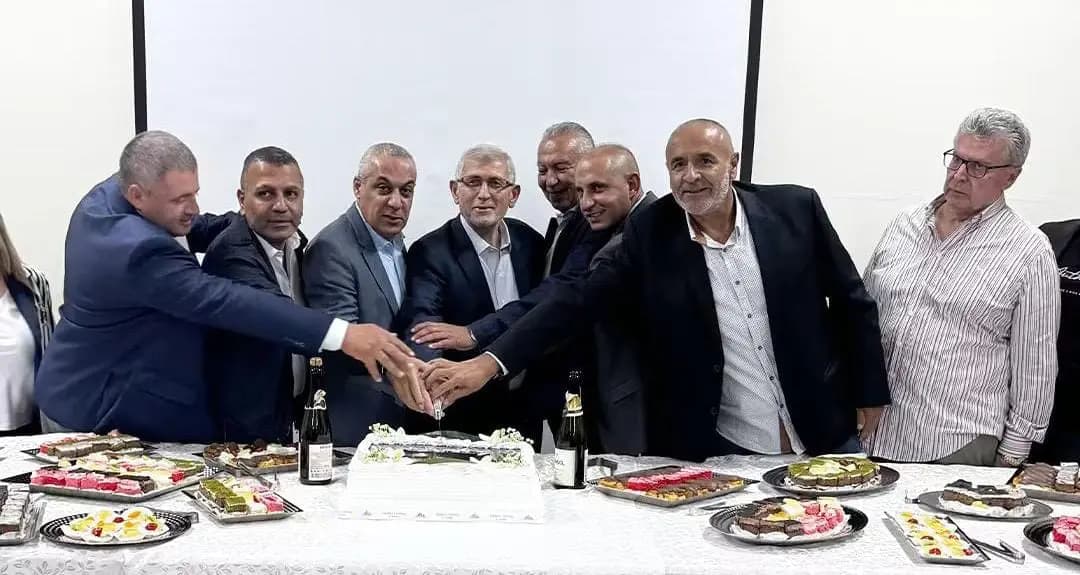 "تربل" تُنير طرقاتها بالطاقة الشمسية