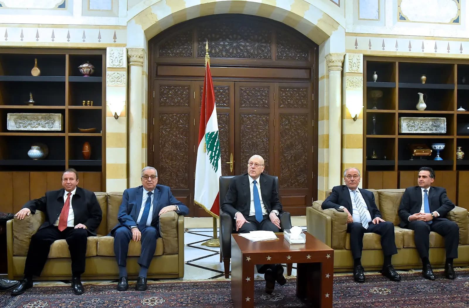 "في ملف النازحين".. ميقاتي يطلب من مولوي التشدد في تطبيق القوانين