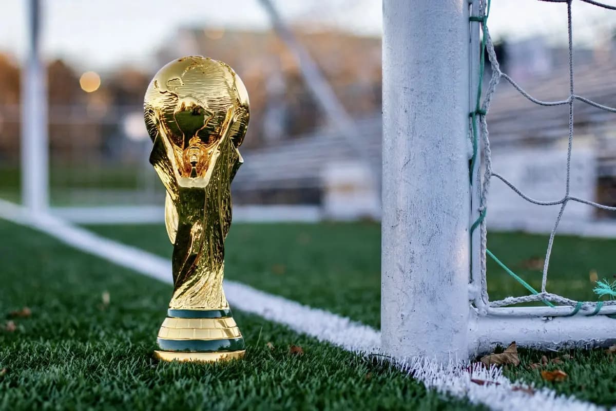 هل تستحوذ "آبل" على بث كأس العالم؟