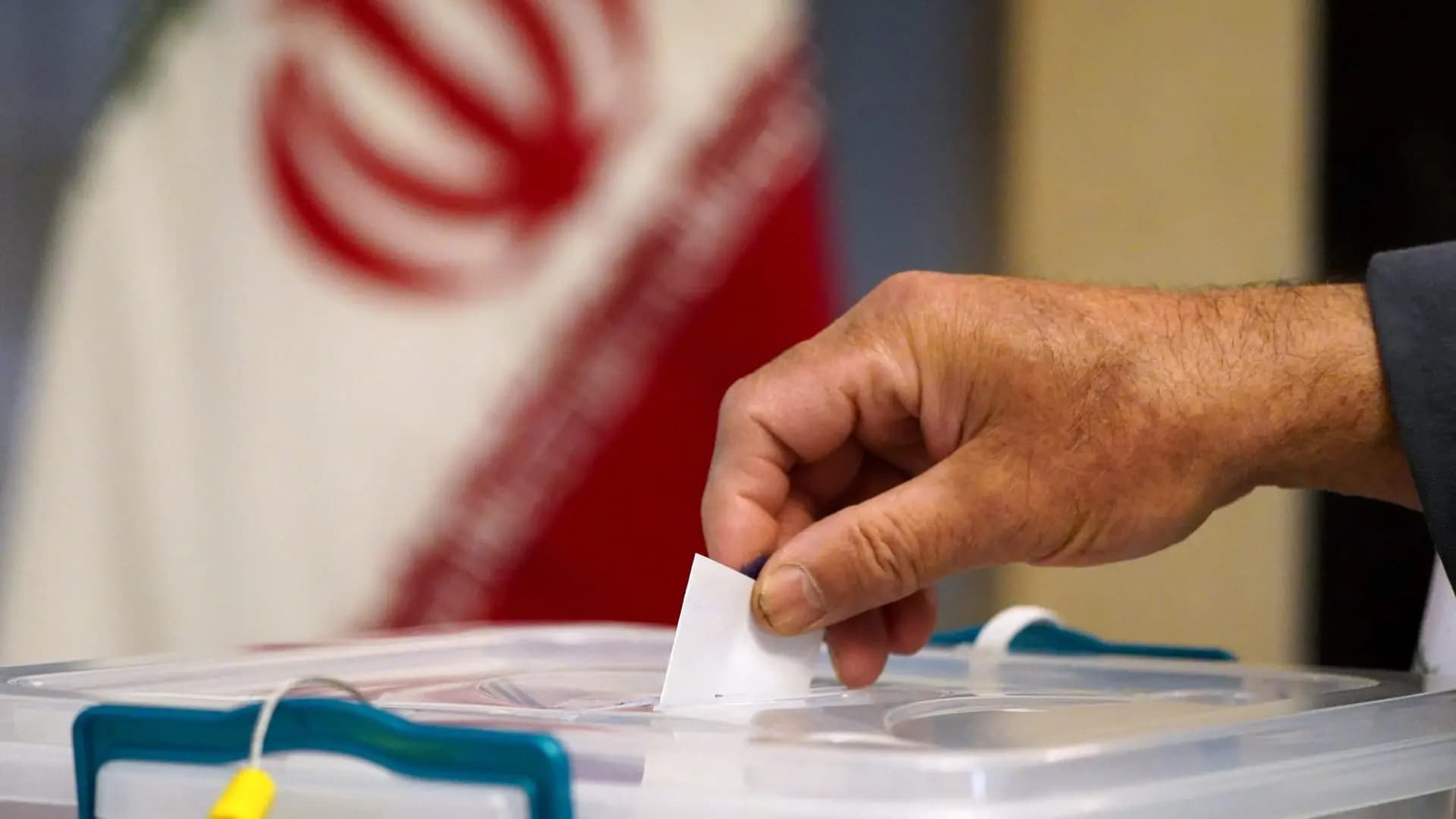 الانتخابات الرئاسية تنطلق.. وهذا ما تمناه خامنئي