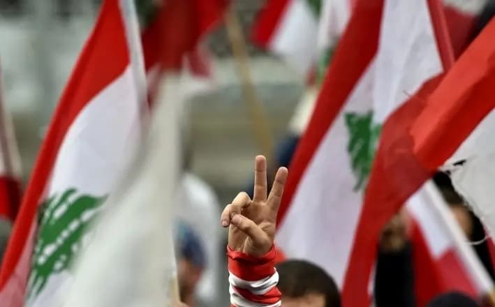 بسرب من المسيرات.. المقاومة تشن هجوما على قاعدة للعدو
