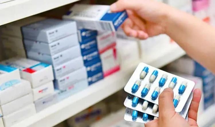 انقطاع أدوية.. ومناشدة عاجلة من نقيب الصيادلة