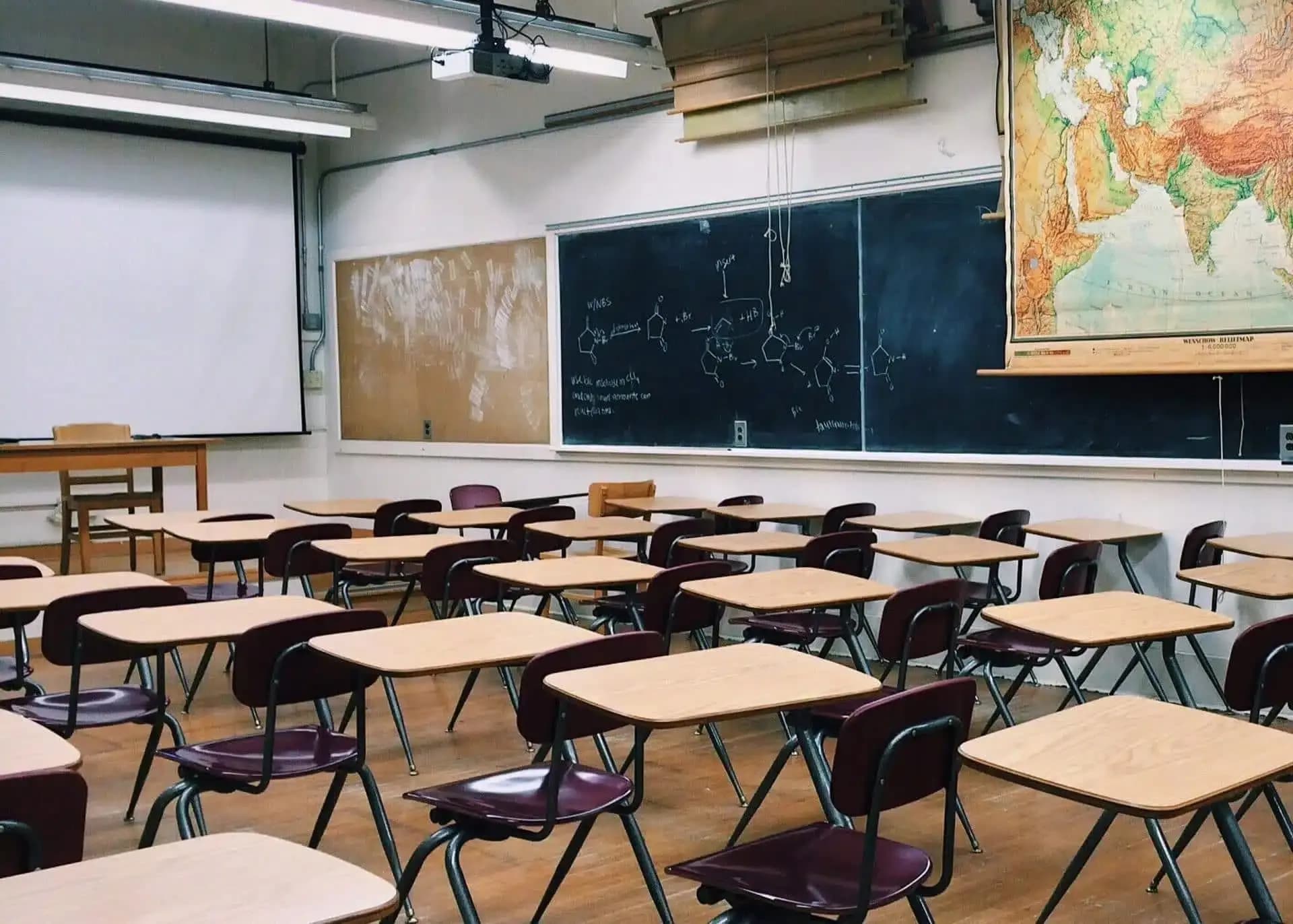 دعوة إلى الثورة على استغبان المتعاقدين