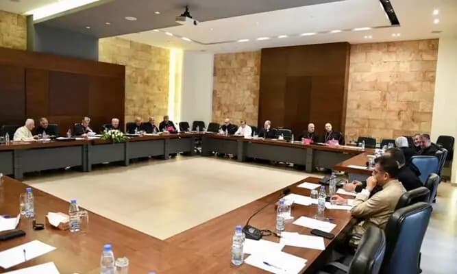 البطاركة الموارنة يدعون إلى استغلال الفرص الدولية