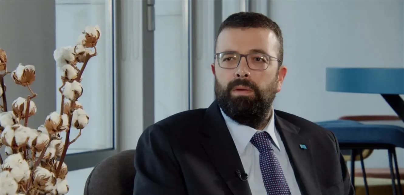 القرار بيد الحريري فقط!