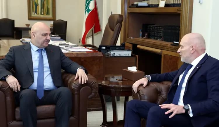 حكيم من بعبدا: عون ثابت على مواقفه