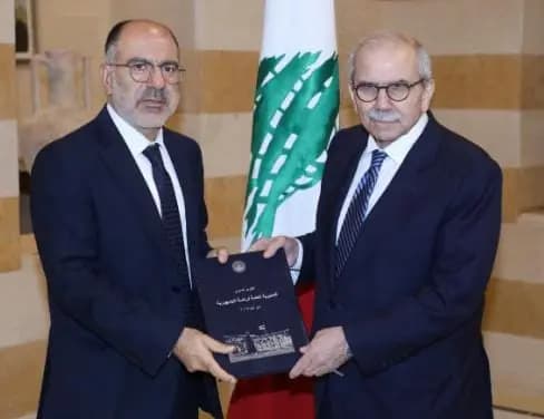 سلام تسلم التقرير السنوي لرئاسة الجمهورية لعام 2024