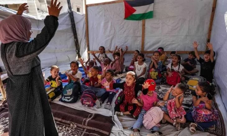 أطفال غزة يعودون للدراسة!