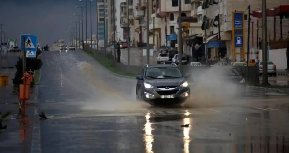 "لمواجهة المنخفض الجوي".. "الأشغال" في كامل جهوزيتها