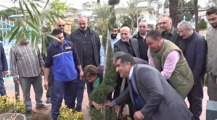 "سنقف بجانب المزارعين وندعمهم".. الزين تجول على المشاتل المتضررة