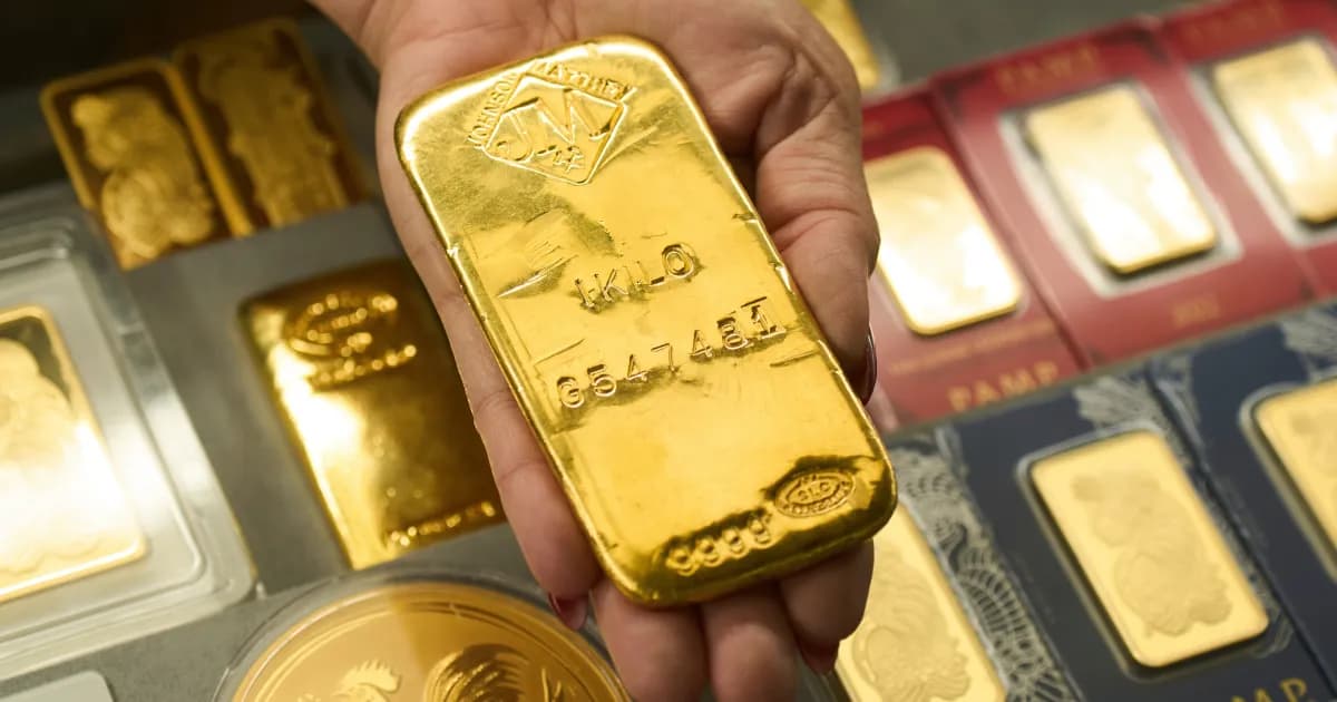 بعد بلوغه مستوى قياسيًا.. الذهب يتراجع!
