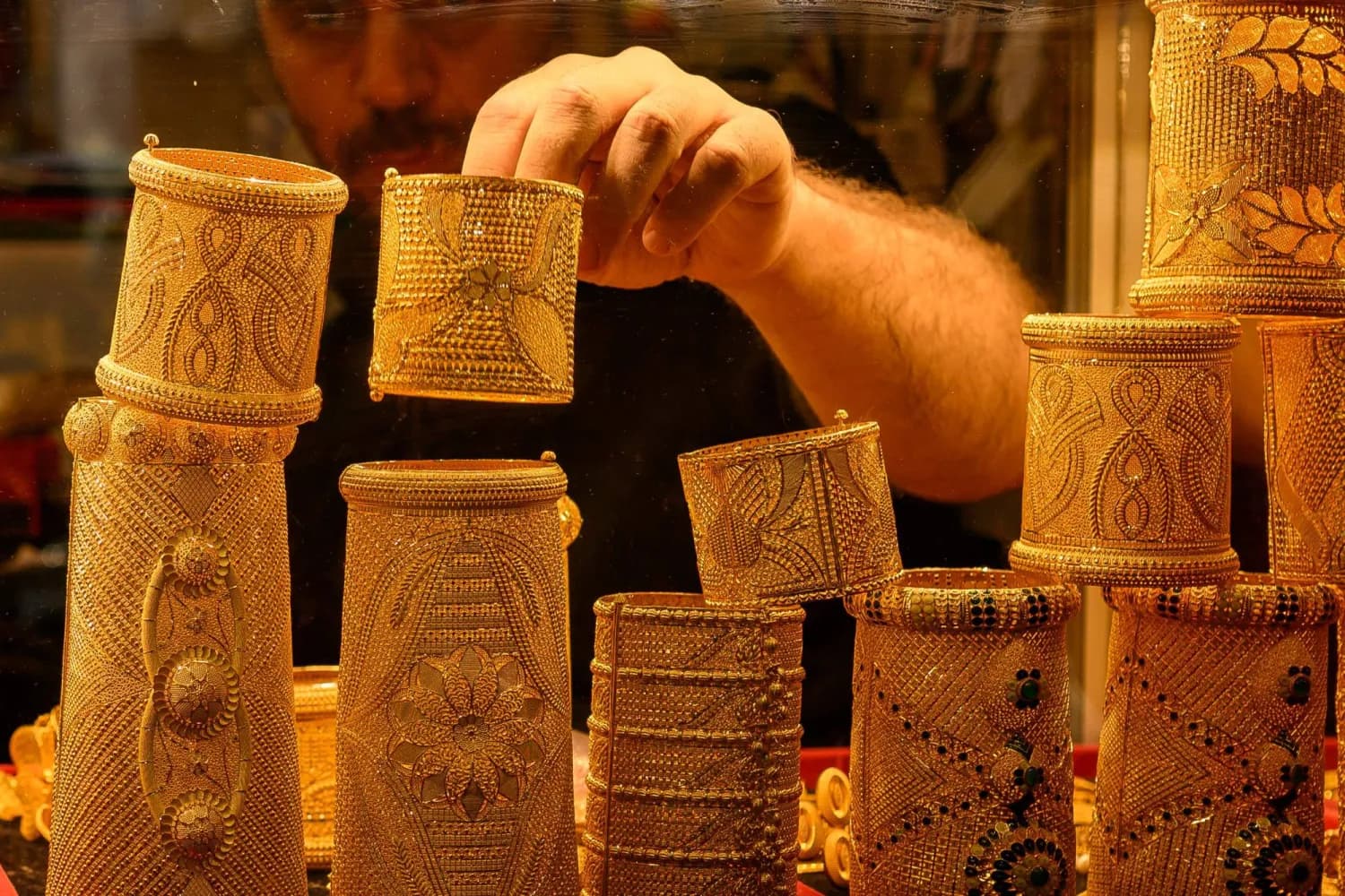 قفزة تاريخية لـ "سعر الذهب"!