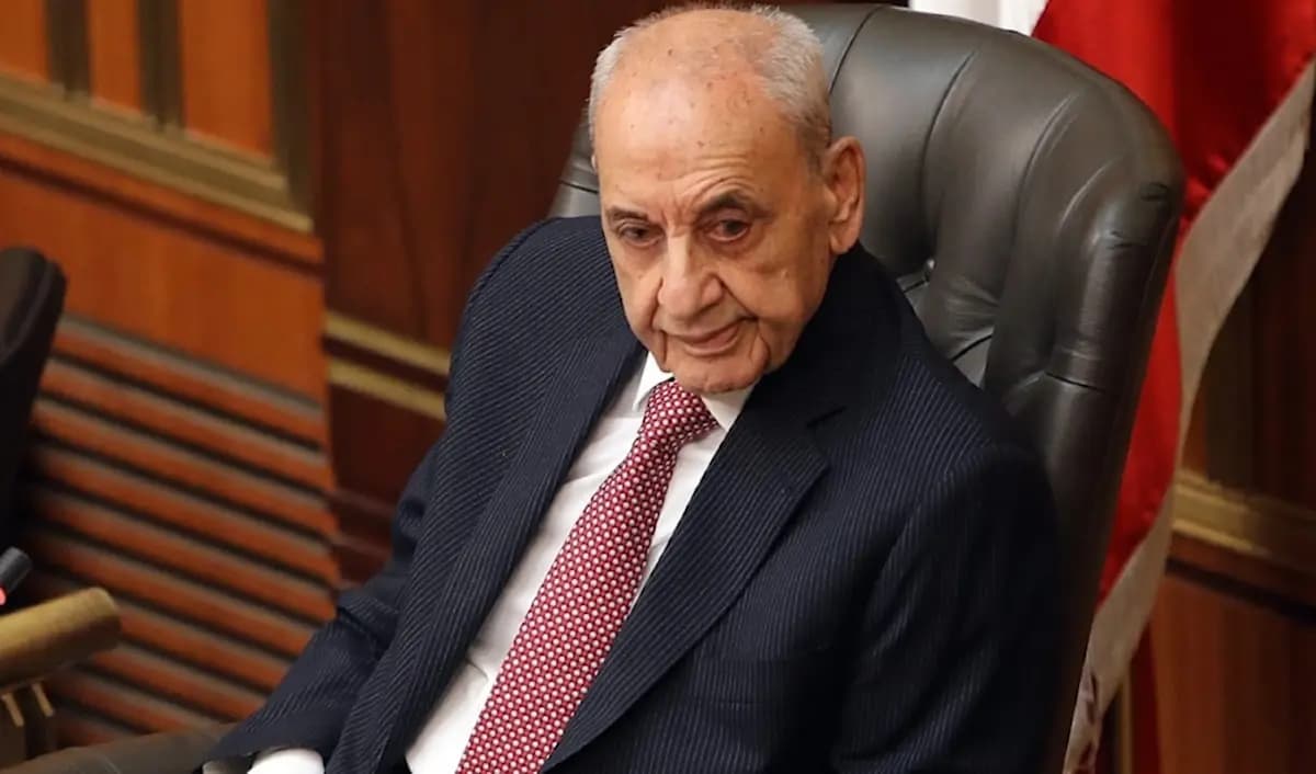 بري يرفع الجلسة