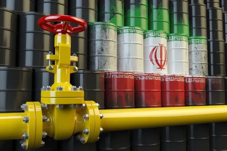 النفط الإيراني والدولار: شرط غير معلن في مفاوضات واشنطن وطهران؟