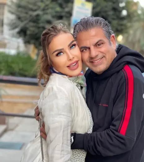 رولا سعد تحتضن زوجها برومانسية