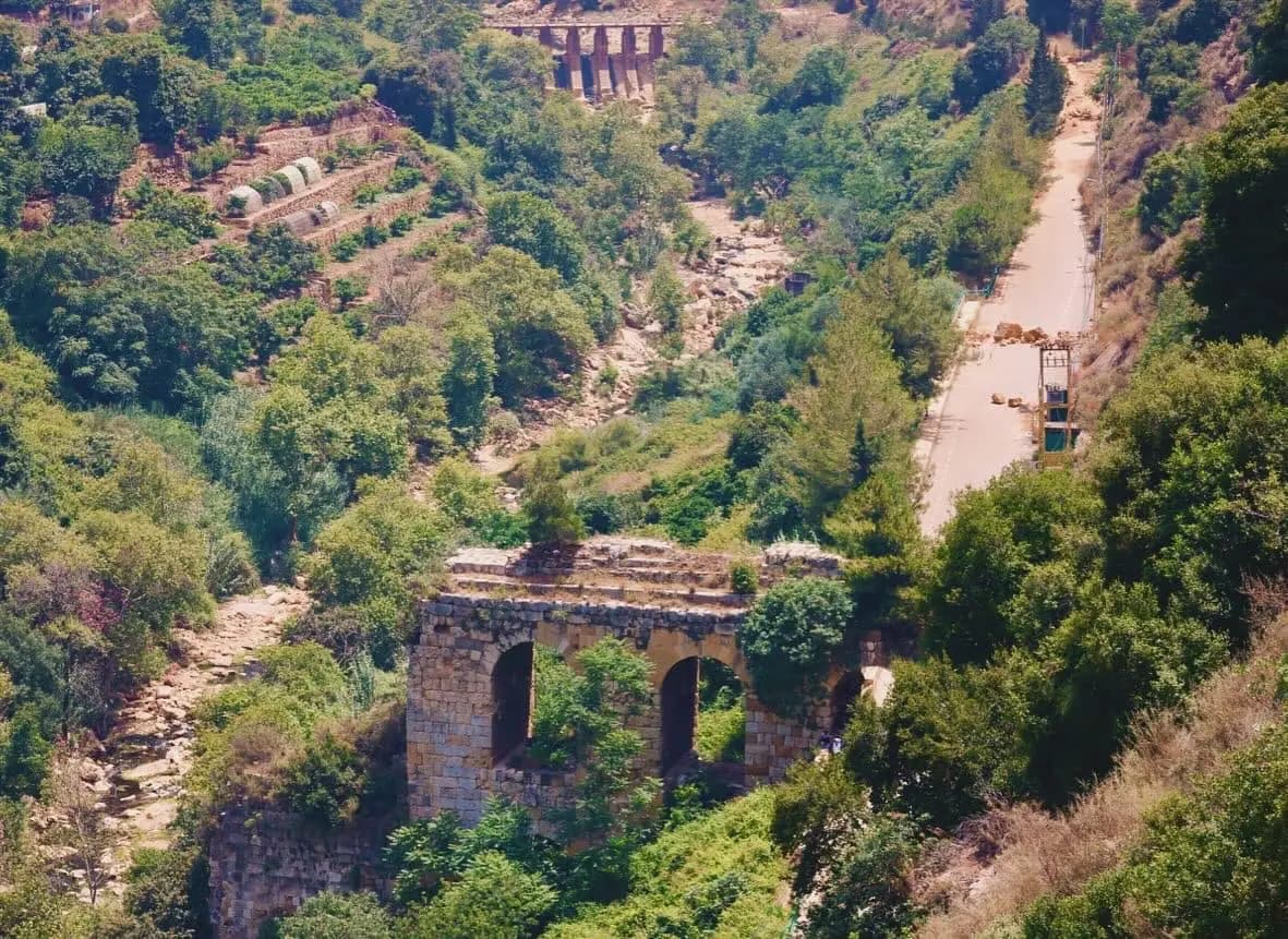 انهيار أتربة وحجارة.. وتحذير من قوى الأمن!