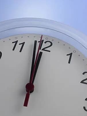 "الليلة الساعة بتتغير"