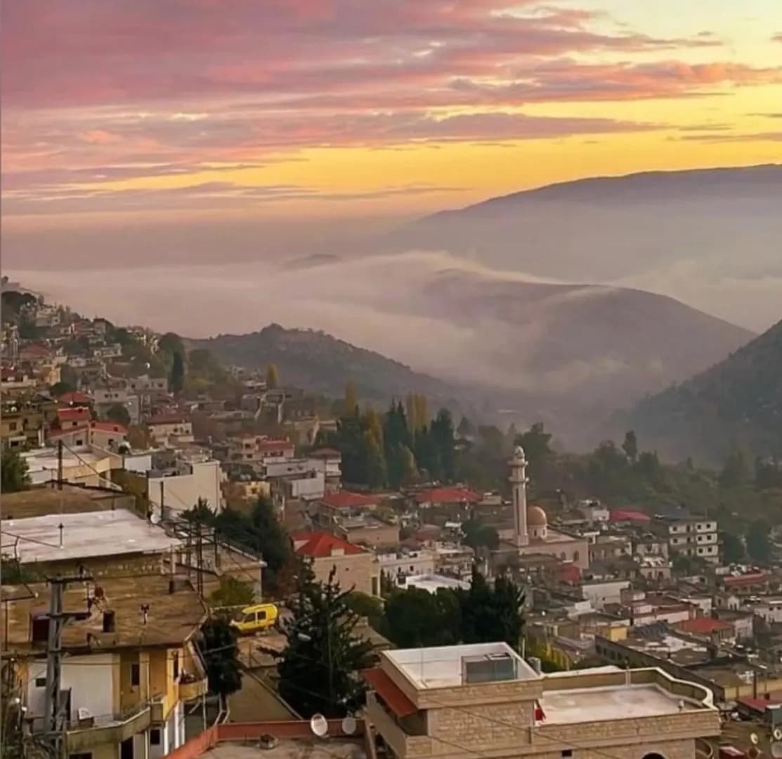 "أخلوا فورًا".. سكان "مشغرة" يتلقون اتصالات تحذيرية