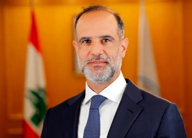 حركة المطار طبيعية ورسامني يطمئن الركاب