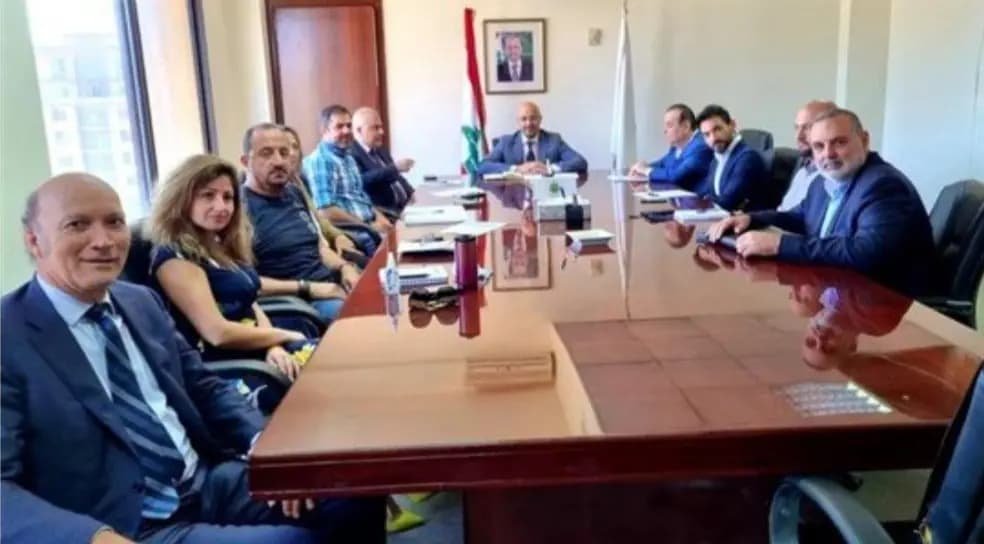 اجتماع في وزارة البيئة حول إدارة النفايات الصلبة