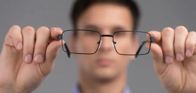 علامات تدل على ضعف النظر