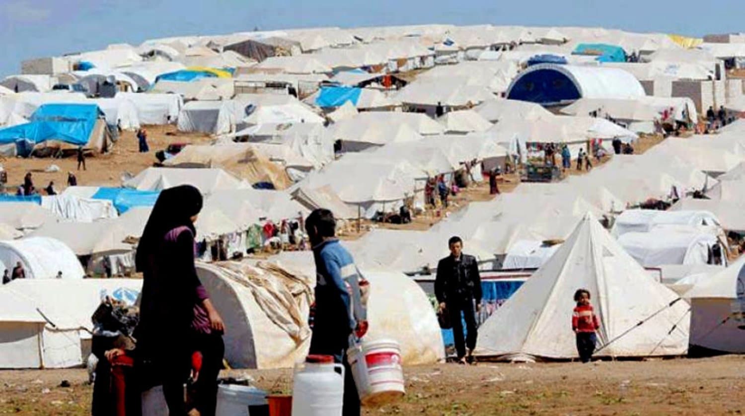 إجراءات "لبنانية" بحق النازحين.. سفراء يستفسرون!