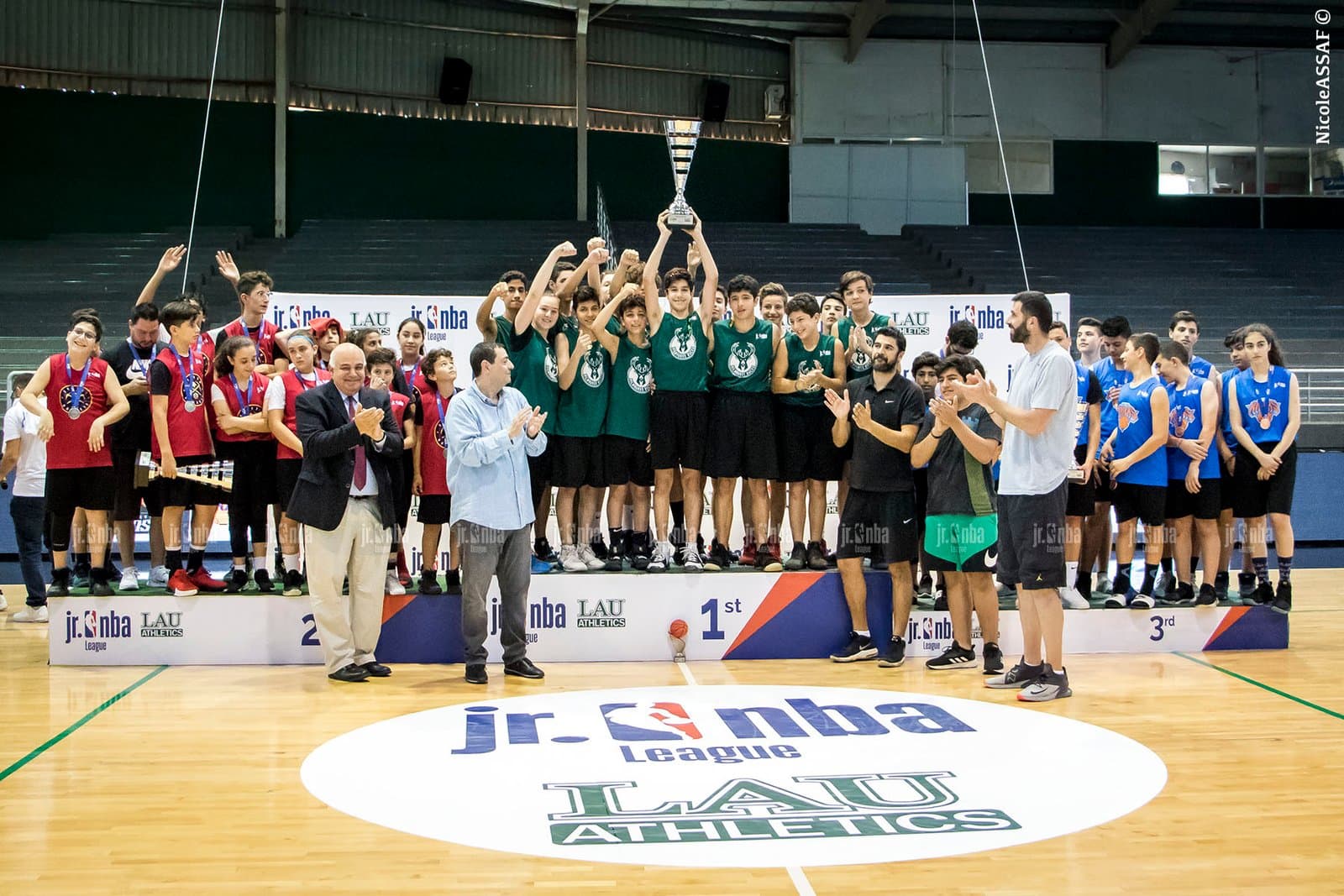 الشانفيل بطلة سلة الجامعة اللبنانية الاميركية