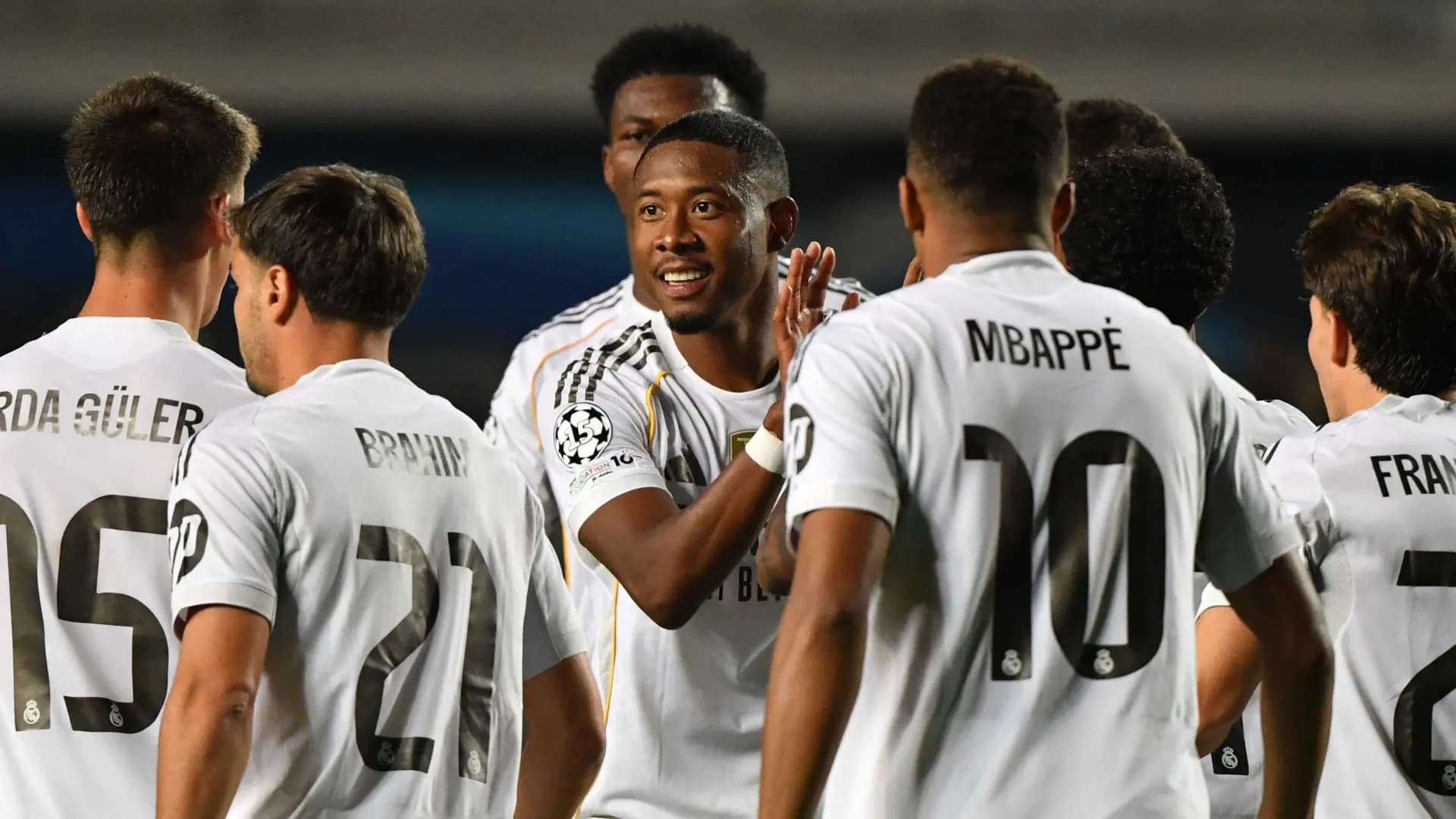 قبيل الكلاسيكو.. ماذا قال ألونسو للاعبي "الملكي"؟