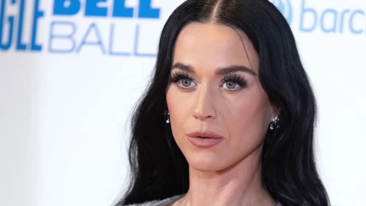 كاتي بيري تتحدث عن انفصالها في "Bandaids"