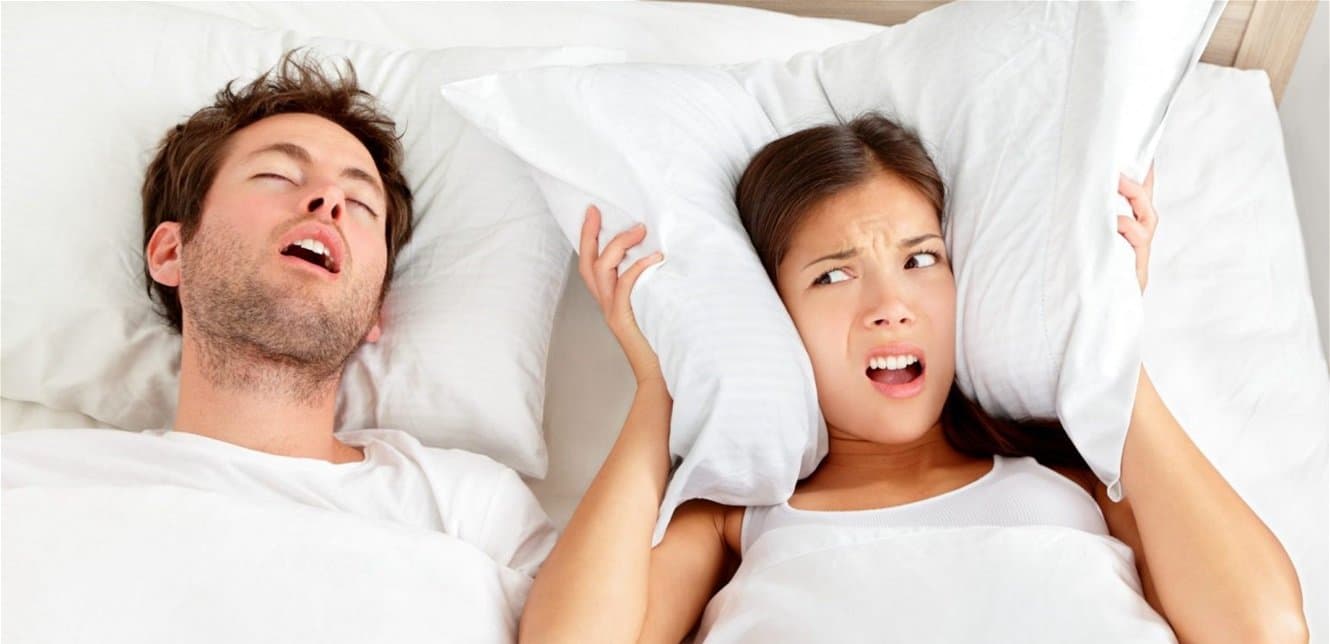 هل تتكلم أثناء نومك؟.. هذه هي الأسباب