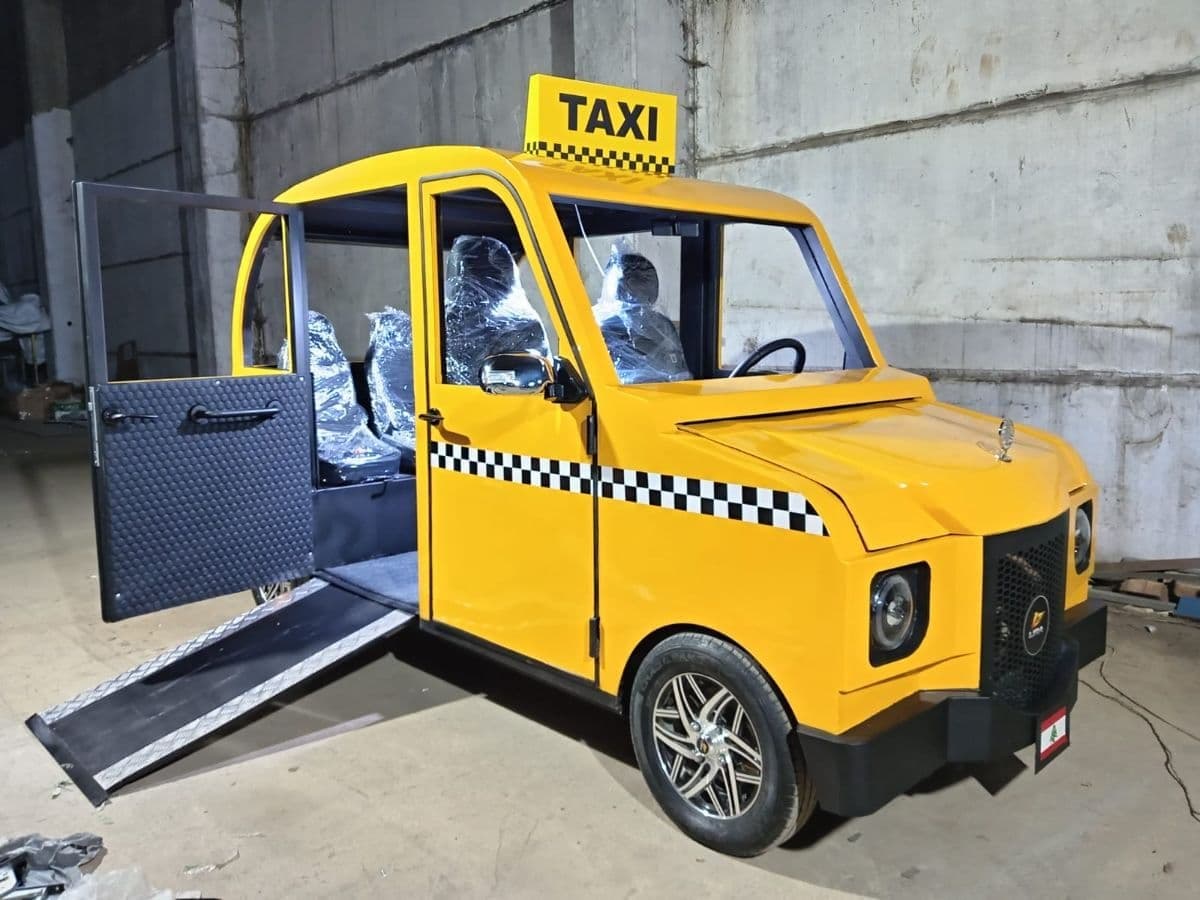 تاكسي ذكي يعمل بالطاقة الشمسية ينطلق من بيروت