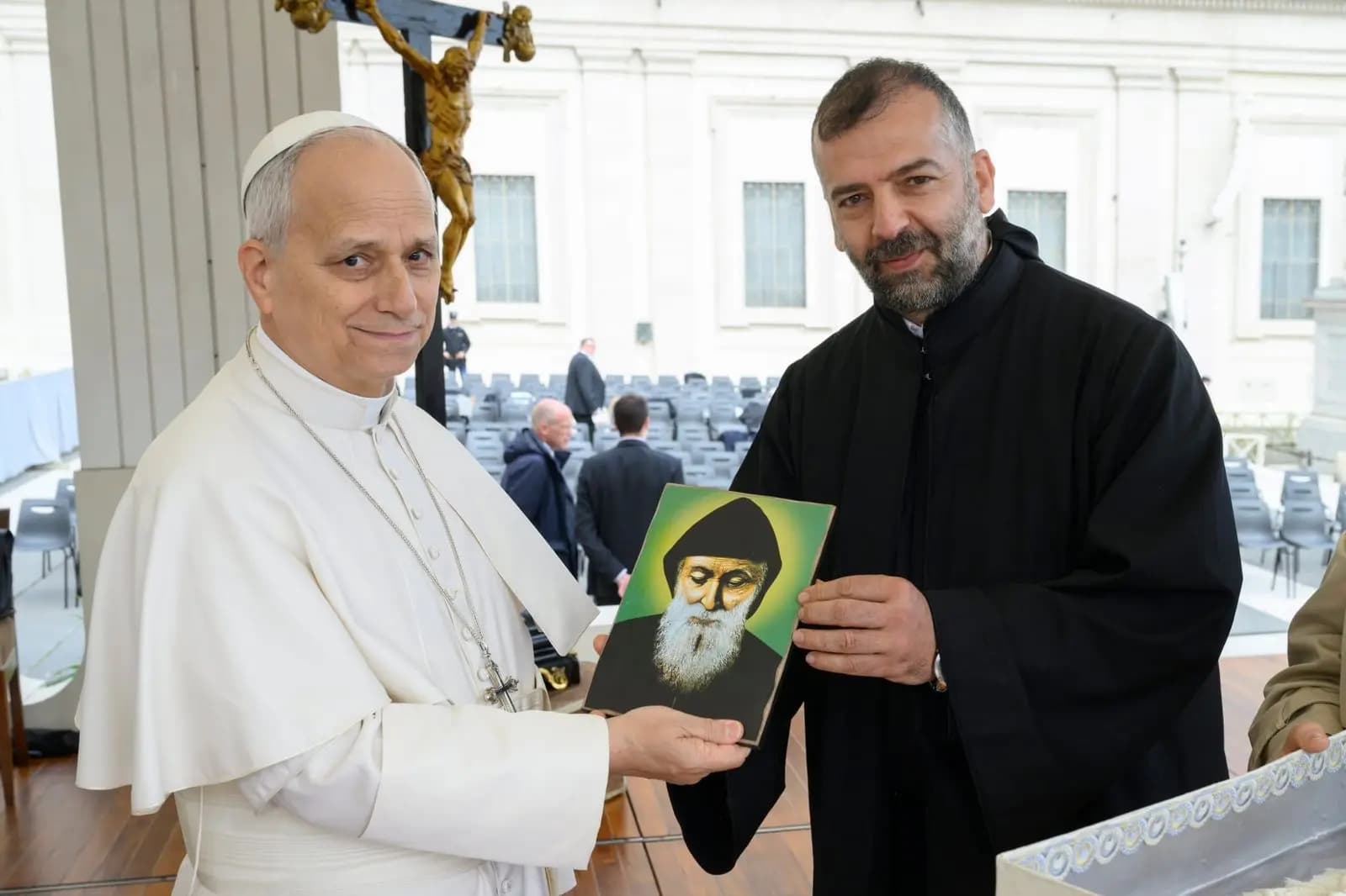 البابا يستقبل راهباً لبنانياً في الفاتيكان: دعوة إلى السلام ووقف الحرب في لبنان