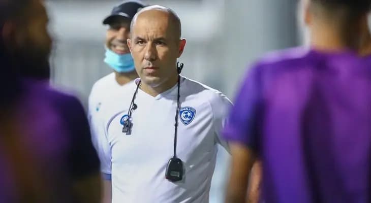 الهلال يستعين بمدربه السابق لخلافة جارديم