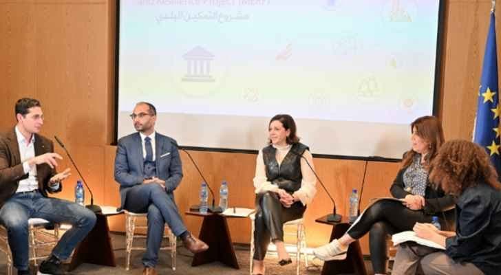 لقاء بين المديرية العامة للإدارات والمجالس المحلية مع المخاتير والبلديات